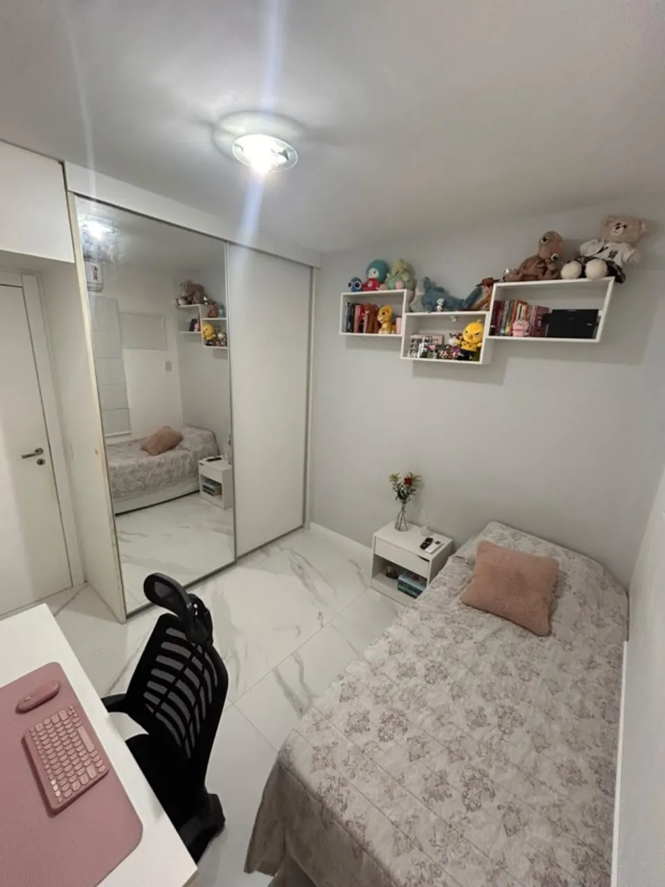 Furnished apartment with 4 bedrooms and open-plan kitchen — photo 9