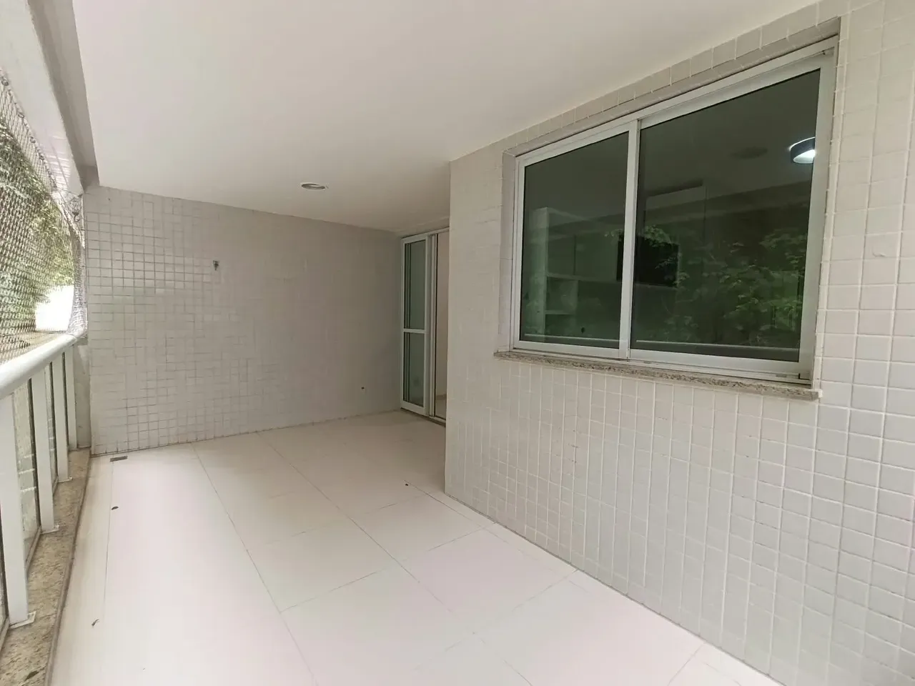 2-bedroom apartment in a building with a gym — photo 20