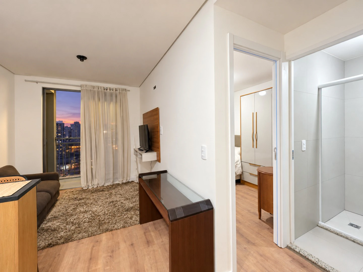 Furnished apartment in a building with a gym — photo 11