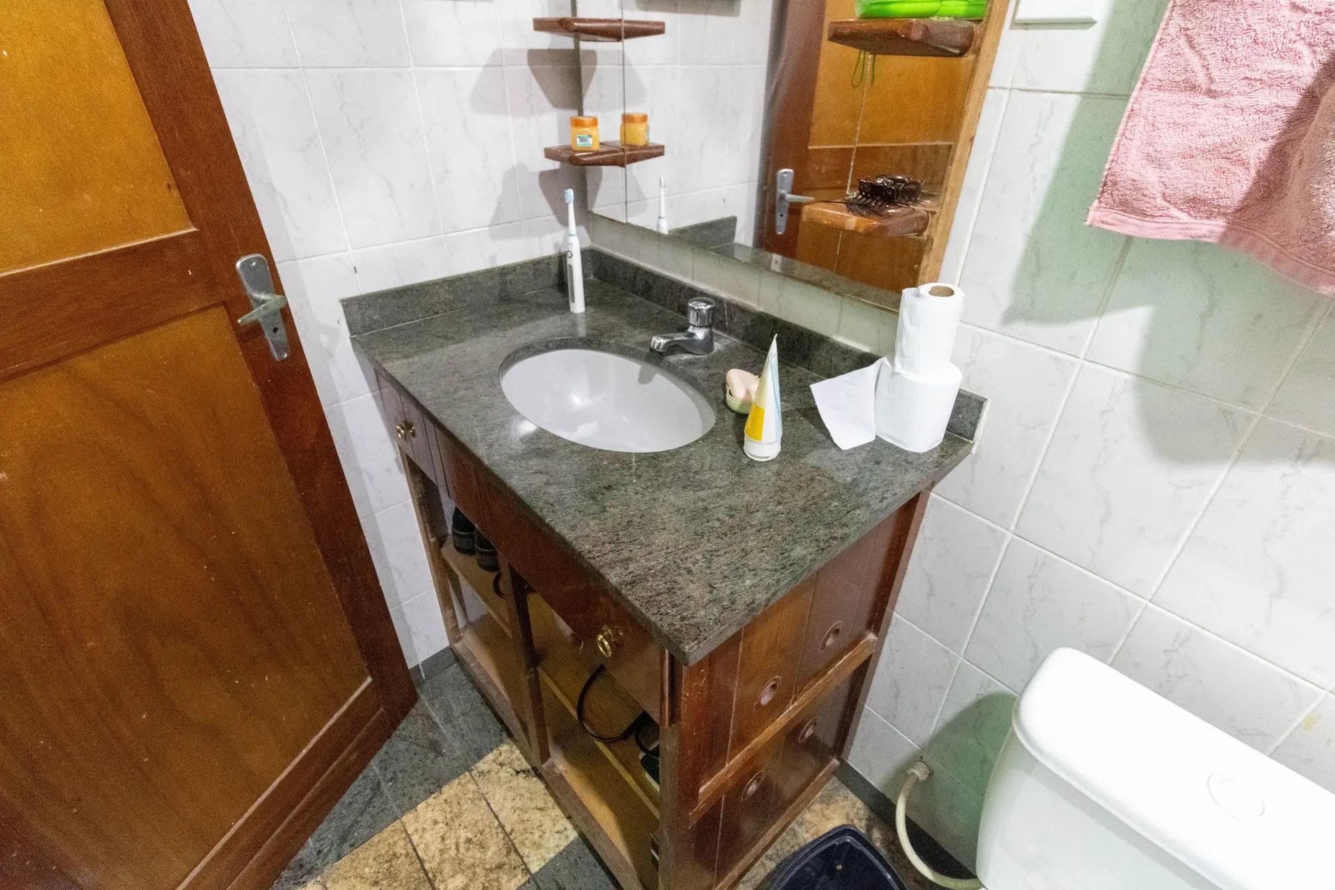 Furnished rental house with 2 bedrooms and 2 baths — photo 27