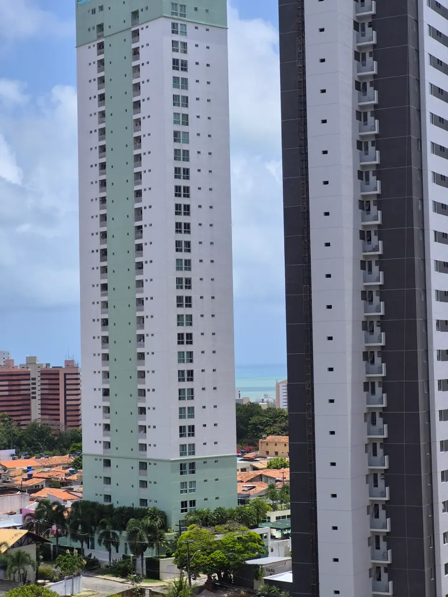 Apartment on the 11th floor with a glass-enclosed balcony — photo 7