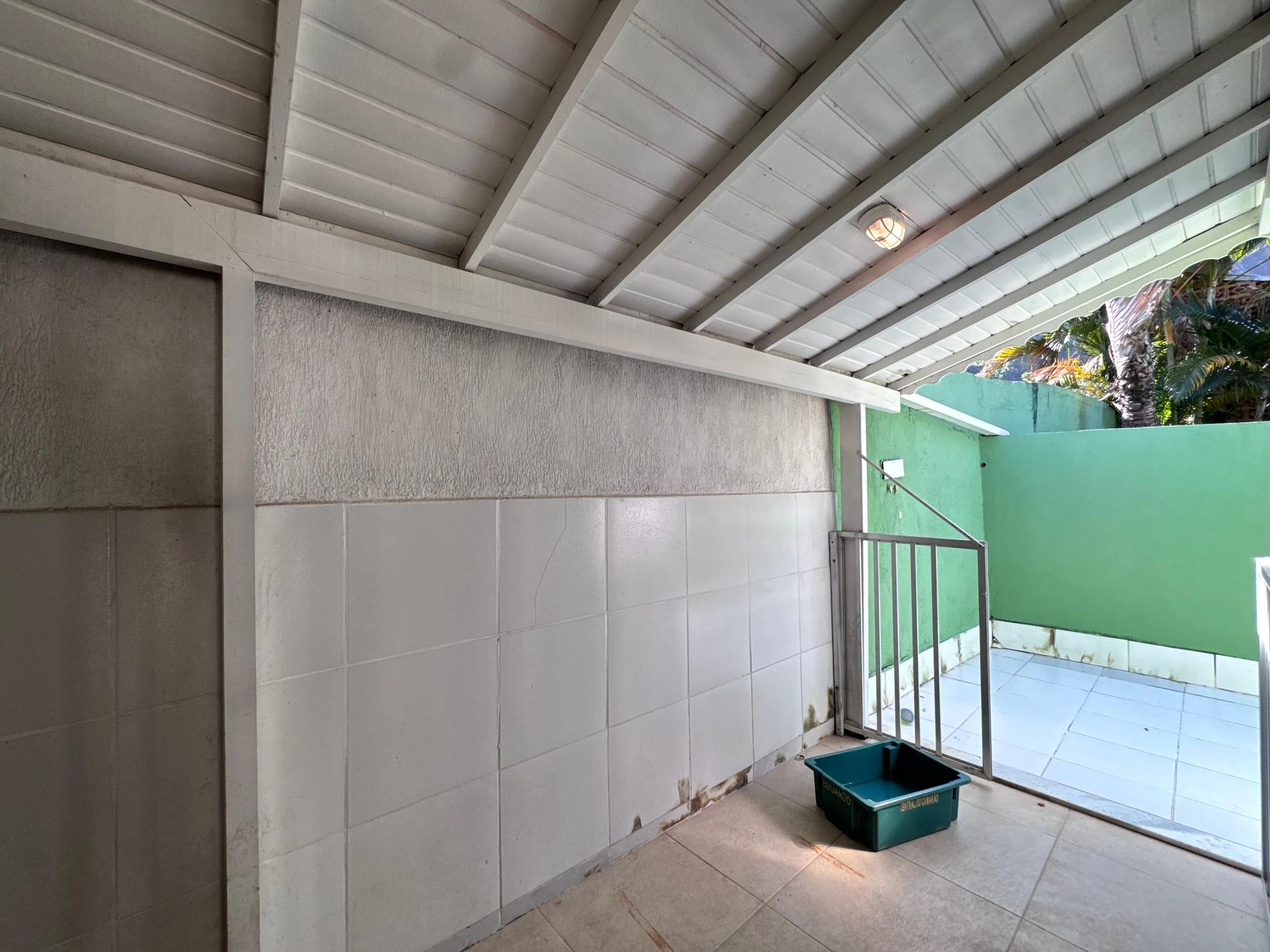 Furnished house with 4 en-suites and 6 bathrooms — photo 54