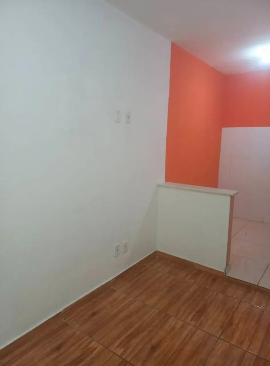 Unfurnished studio with separate kitchen and 1 bathroom — photo 8