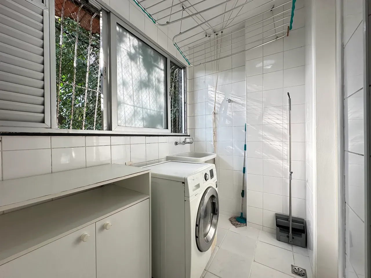 Apartment on the 4th floor with floor-to-ceiling windows — photo 23