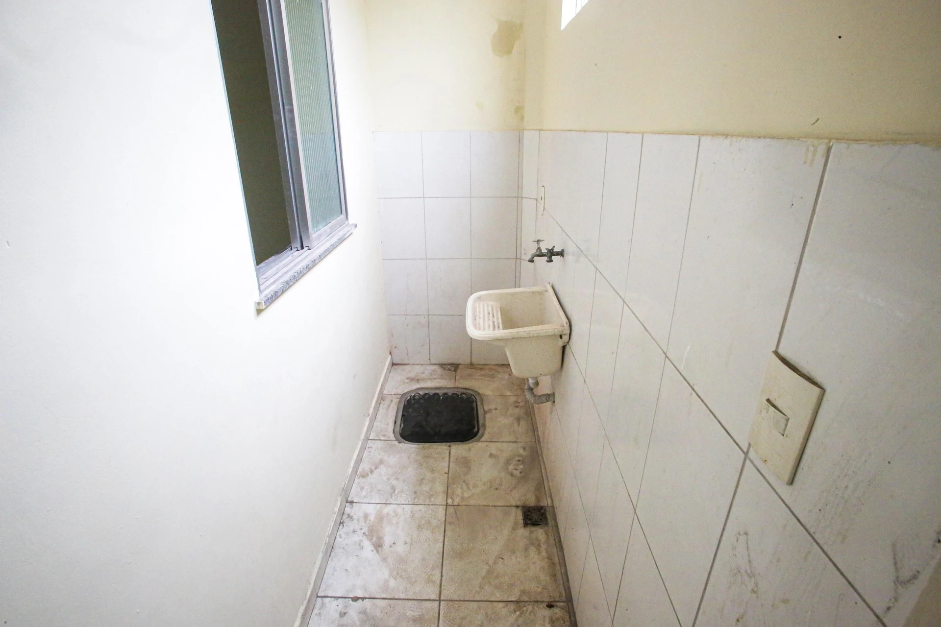 House with 2 bedrooms and 1 bathroom, no parking — photo 15