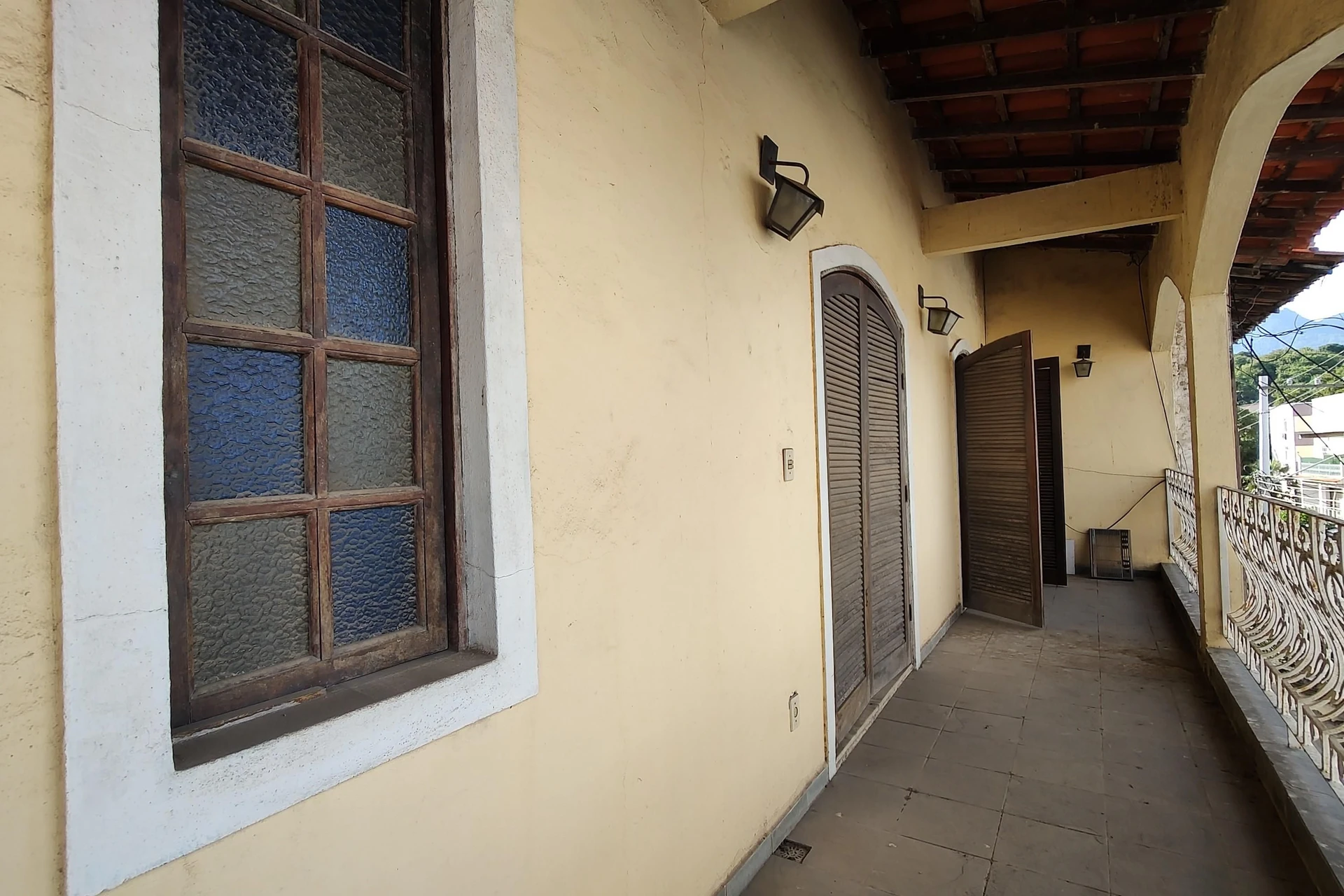 Unfurnished house with 4 bedrooms and private garden — photo 48