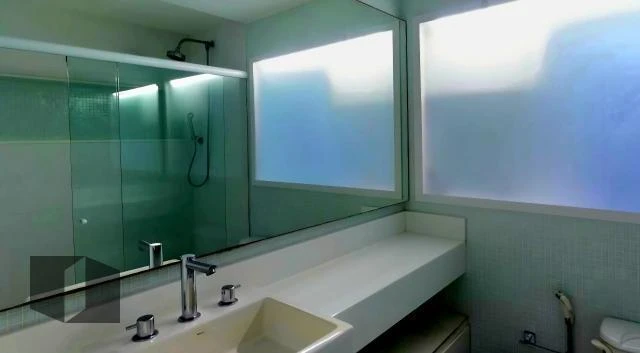 4-bedroom apartment with a washing machine in Rio de Janeiro — photo 23