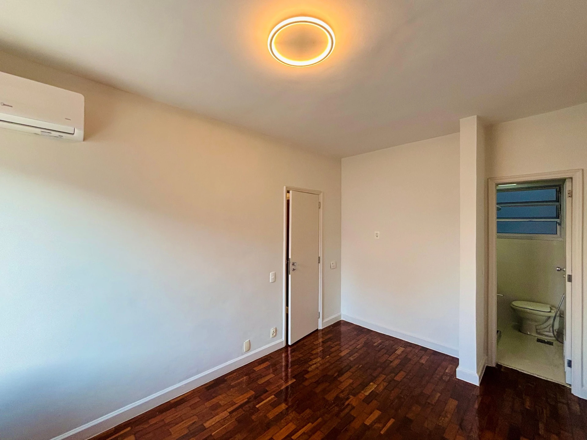 2-bedroom apartment with a mountain view in Rio de Janeiro — photo 20