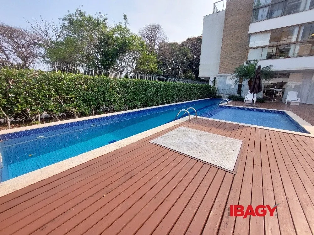 69 m² 2-bedroom apartment with balcony and built-in grill — photo 18