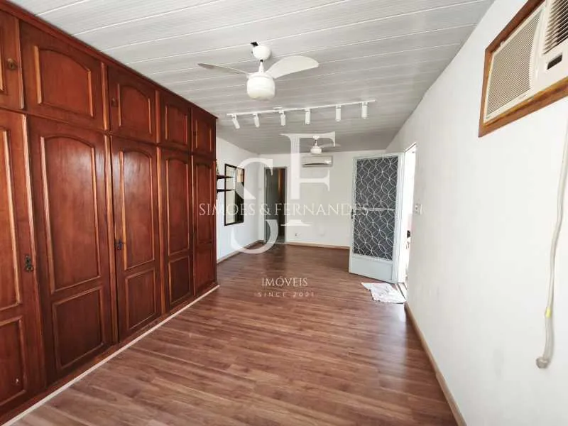 Washing machine in a 3-bedroom apartment, 152 m² — photo 13