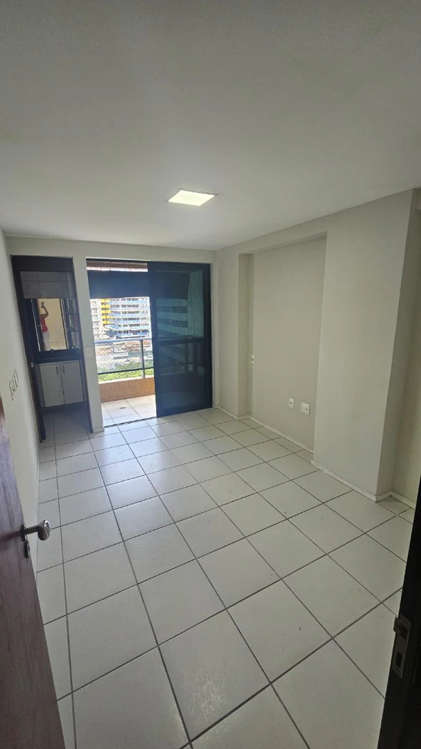 100 m² apartment with 3 bedrooms and 1 en-suite — photo 4