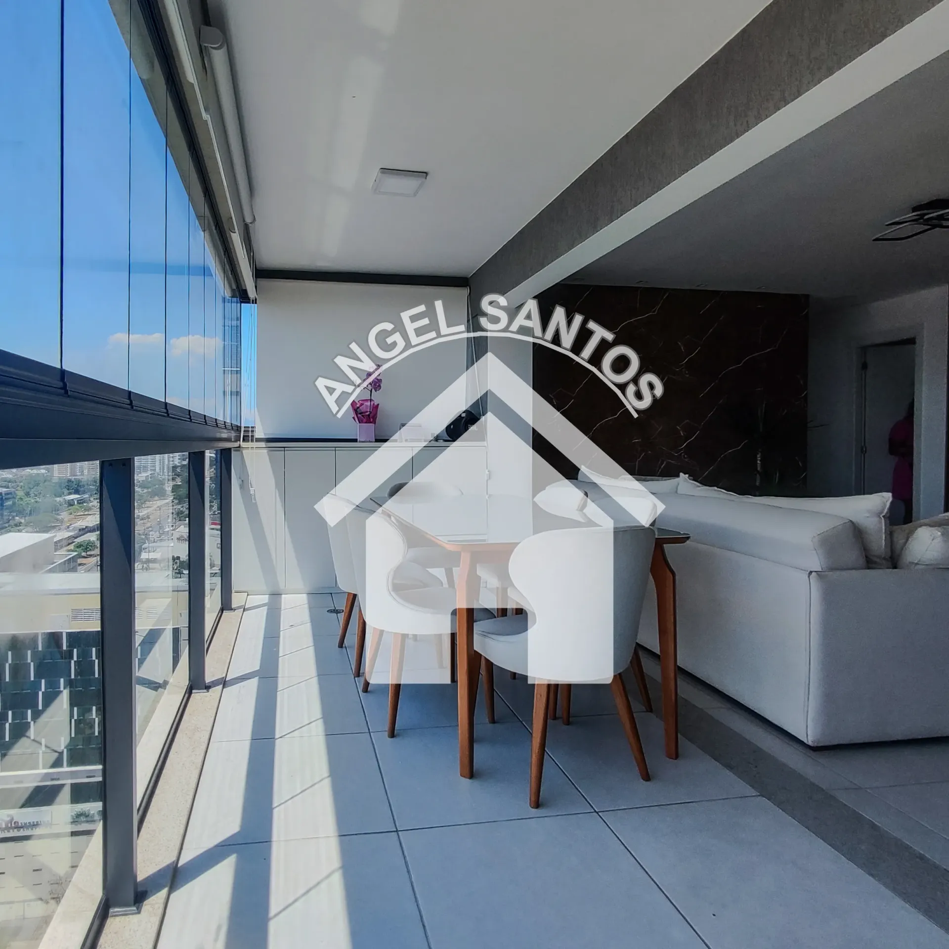 Furnished 2-bedroom apartment with a balcony — photo 23