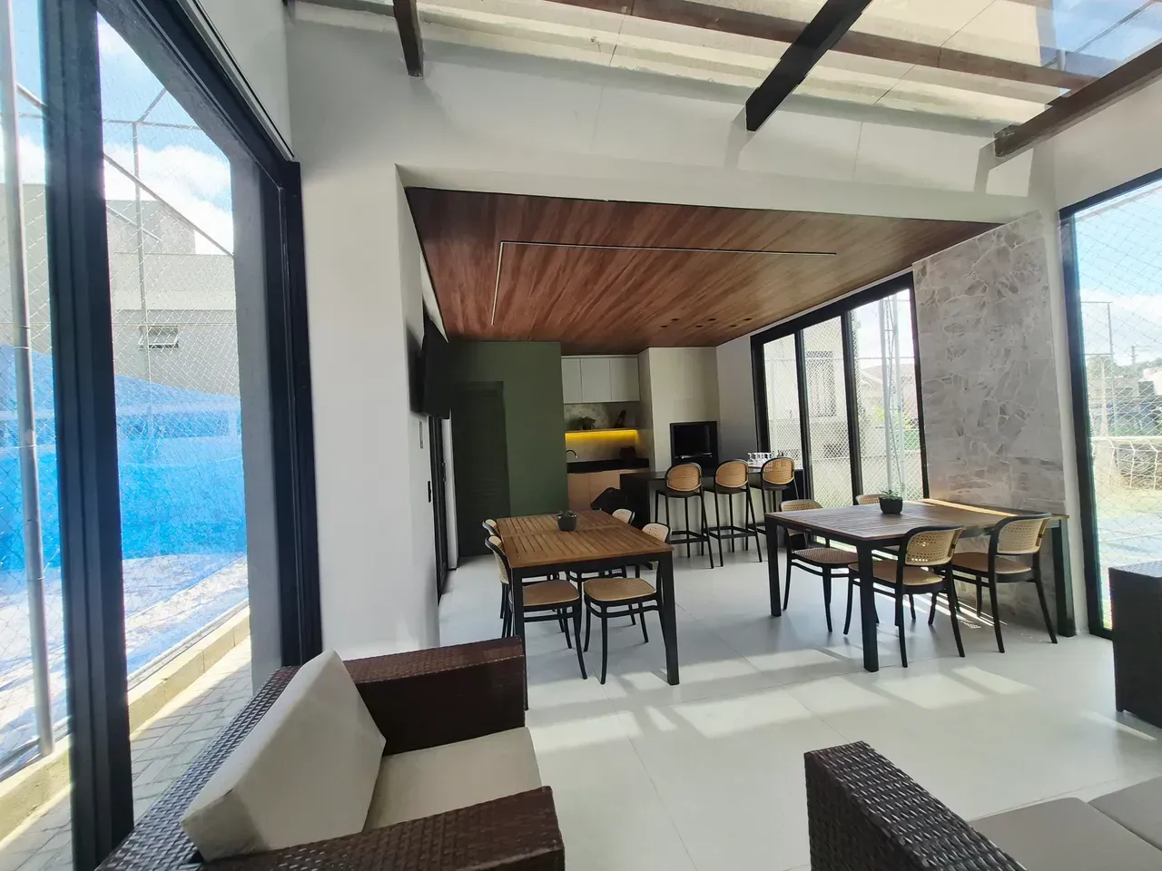 House with 3 bedrooms, 3 baths and a gas stove — photo 37