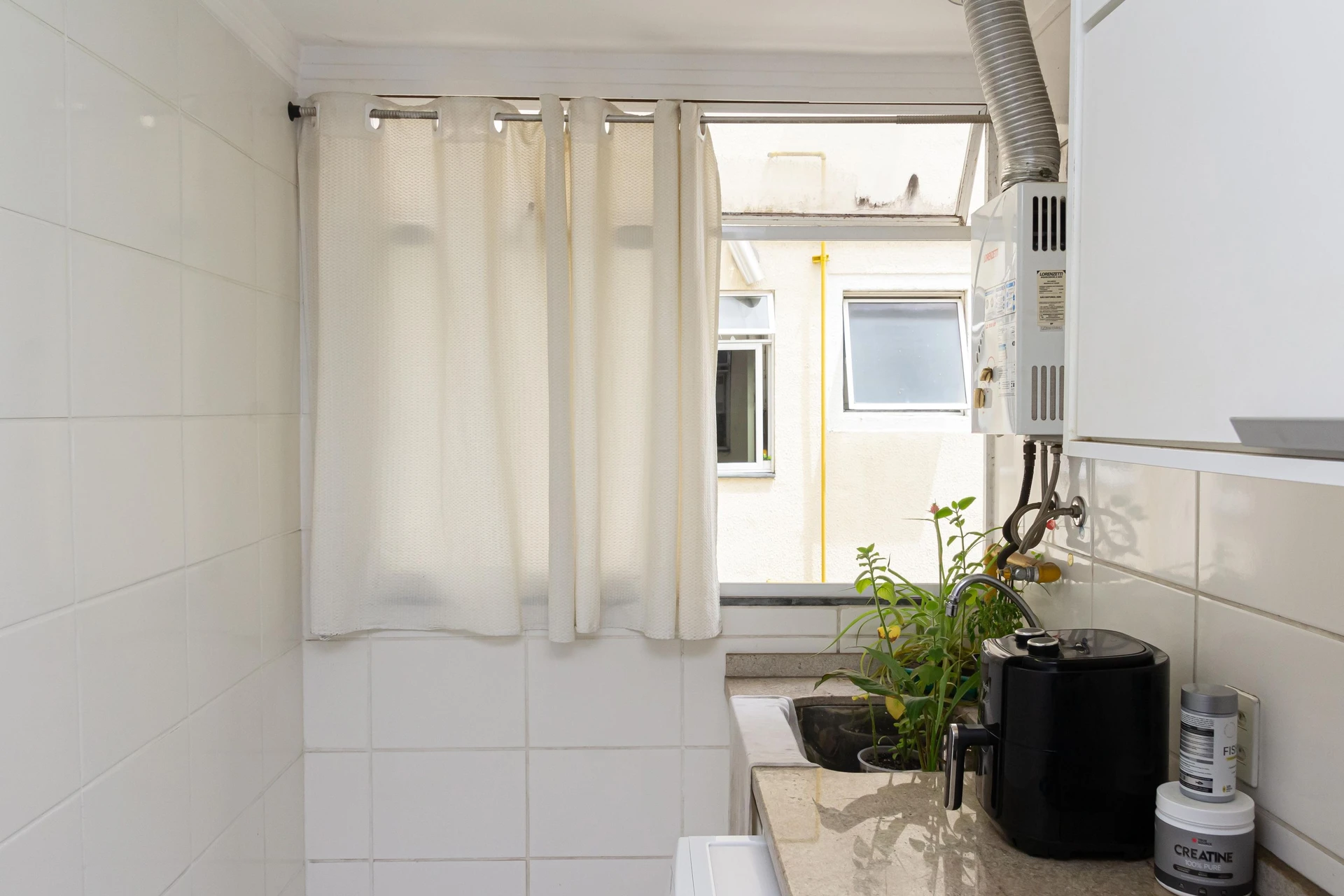 Apartamento mobiliado de 2 quartos em condomínio com piscina — photo 37