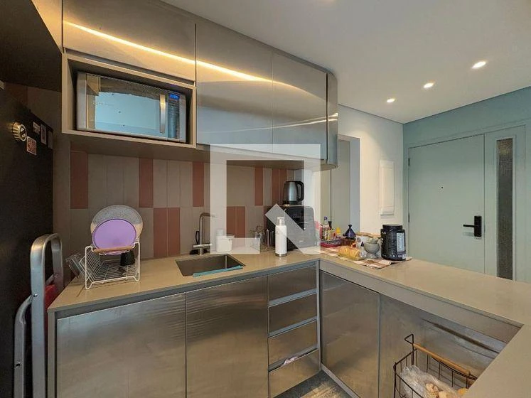 2-bedroom apartment with a glass-enclosed balcony — photo 16