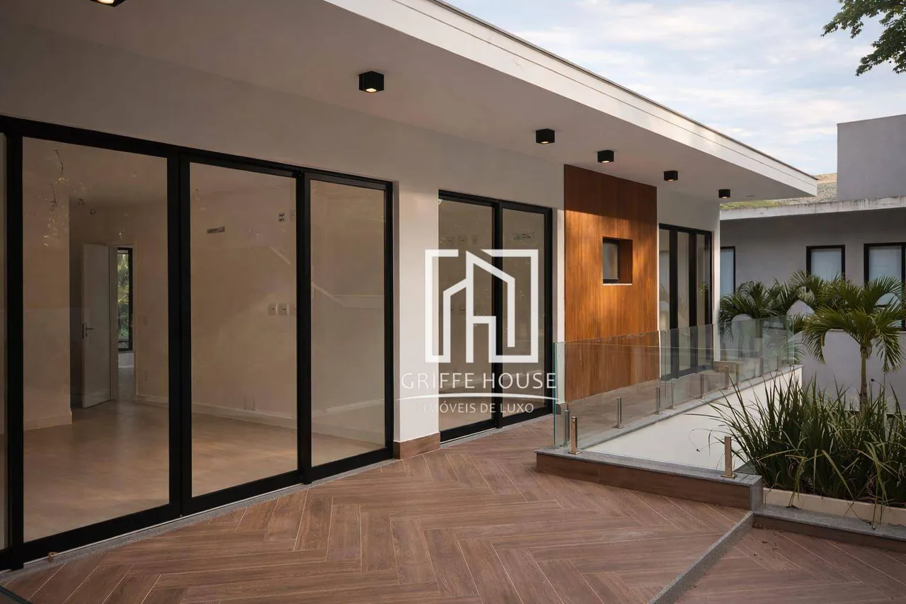 House with 5 bedrooms and open-plan kitchen