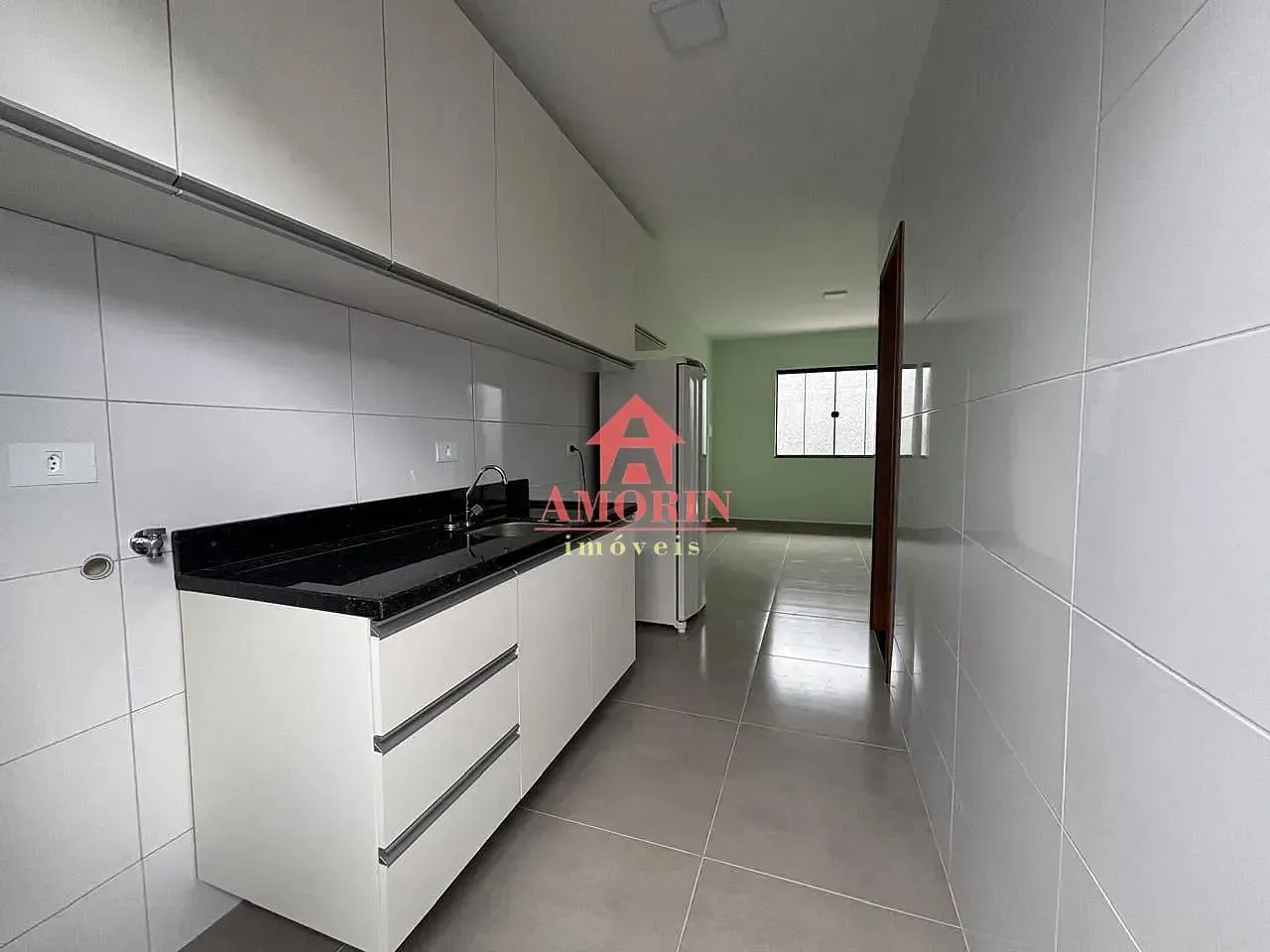 Rental house with 1-bedroom suite and 1 parking space
