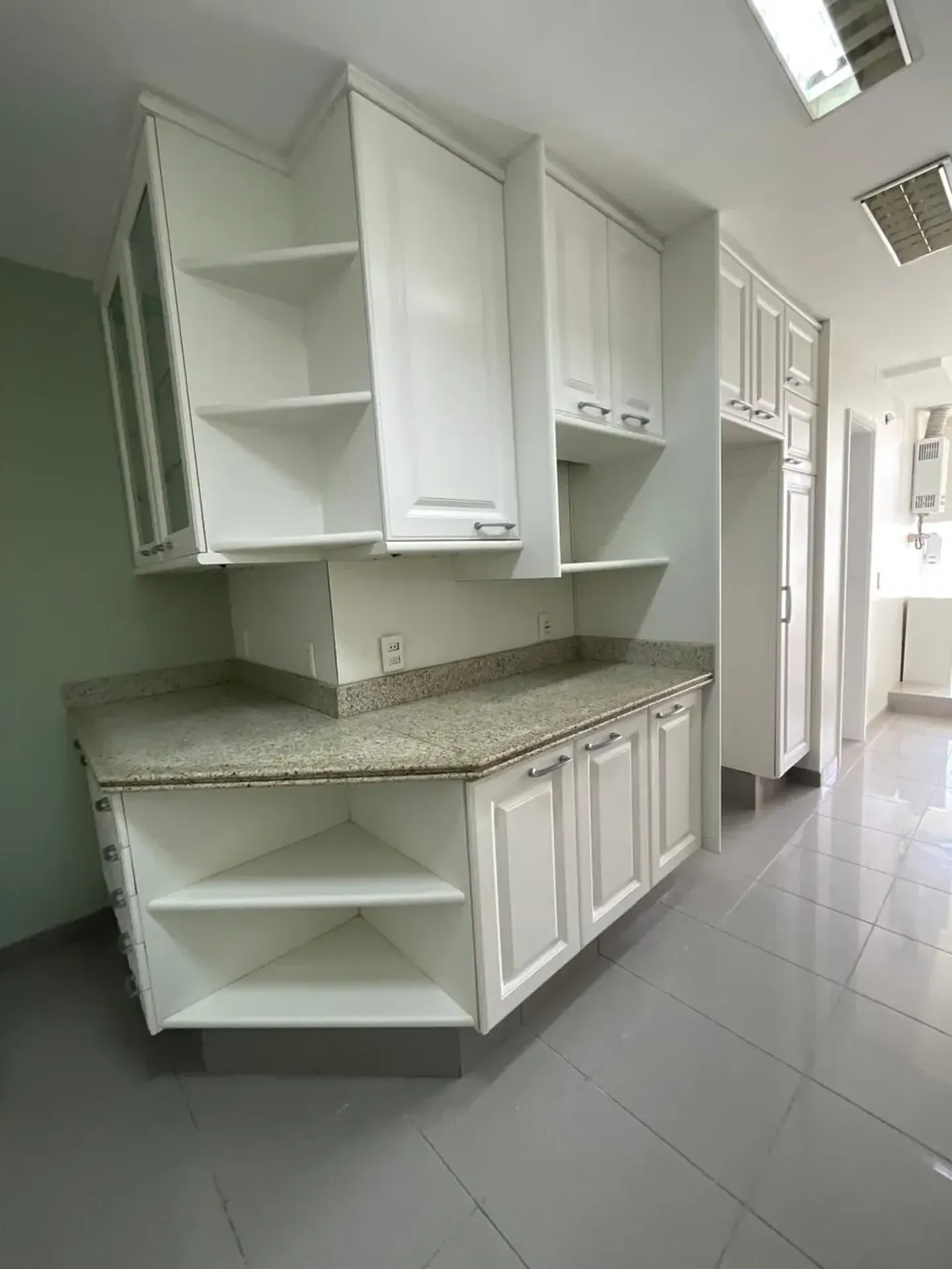 195 m² apartment with 3 bedrooms and glassed balcony — photo 25
