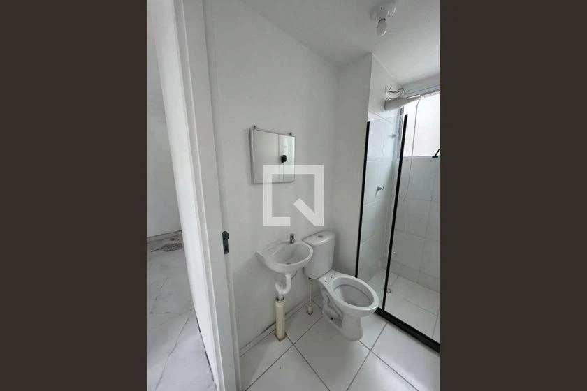 2-bedroom apartment with a compact kitchenette — photo 8