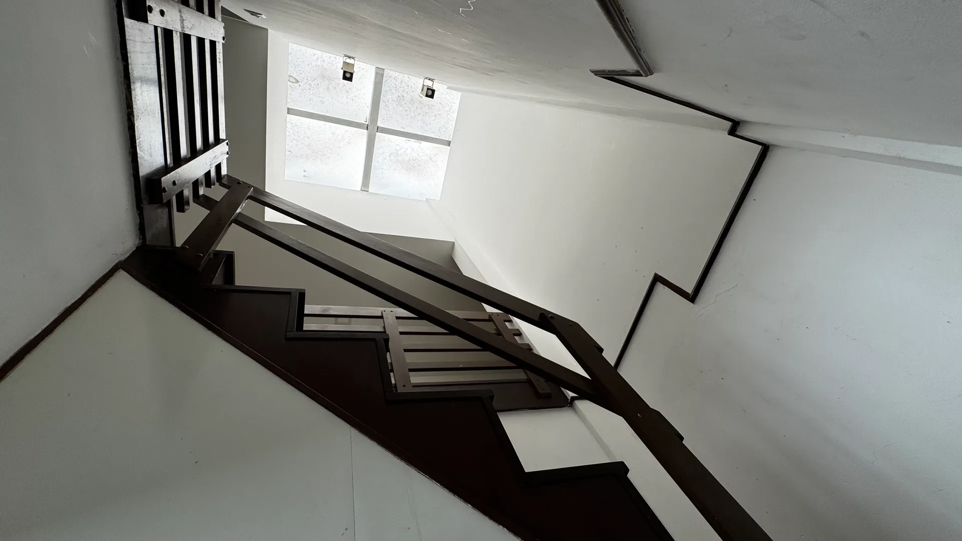 Duplex home with 8 bedrooms, 3 en-suites, 469 m² — photo 39