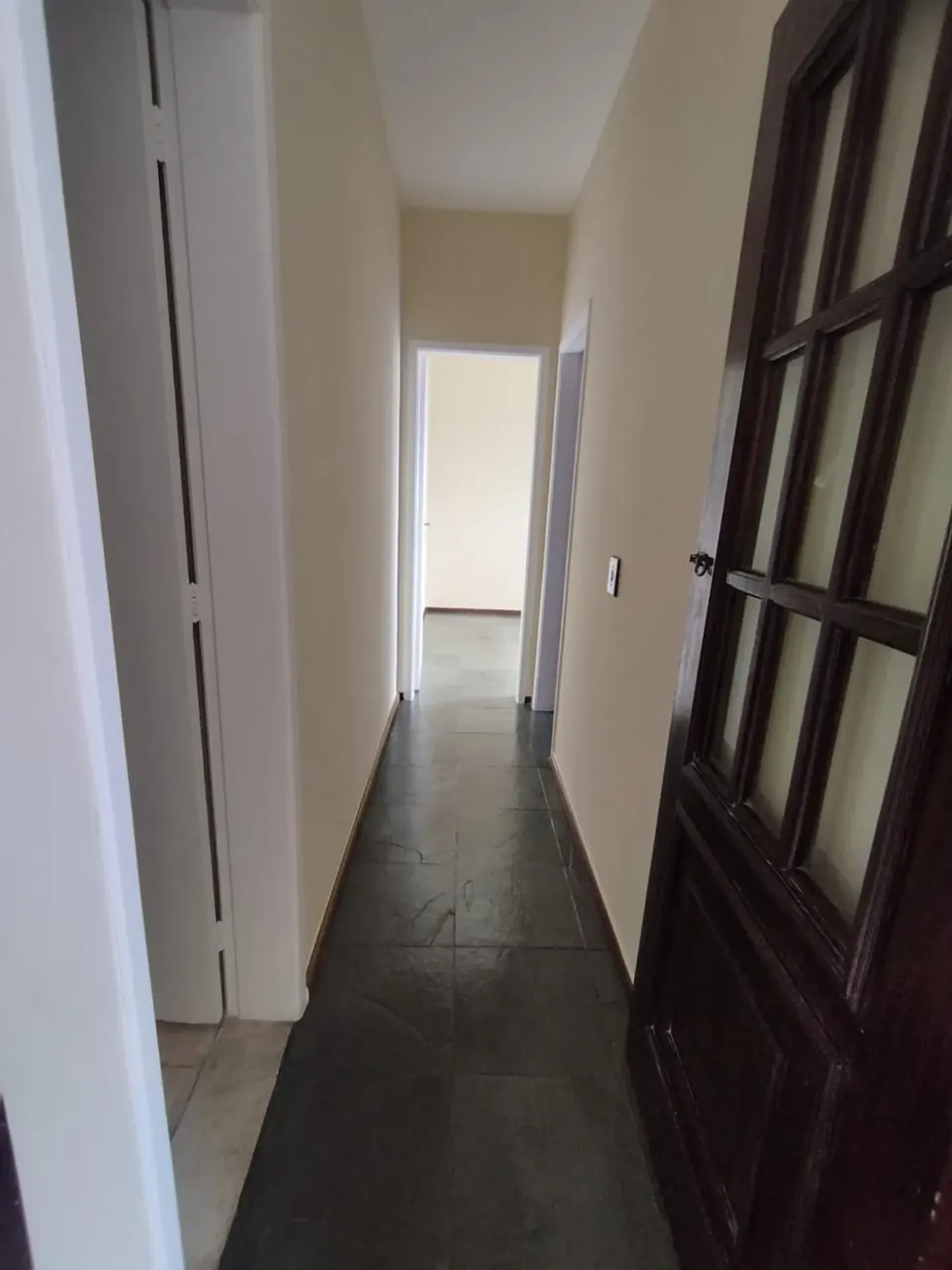 Rental apartment with 2 bedrooms and a private garden — photo 9