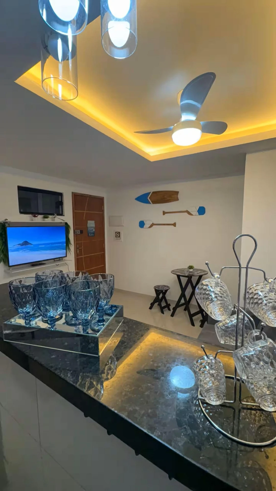 Furnished 1-bedroom apartment with open kitchen — photo 13