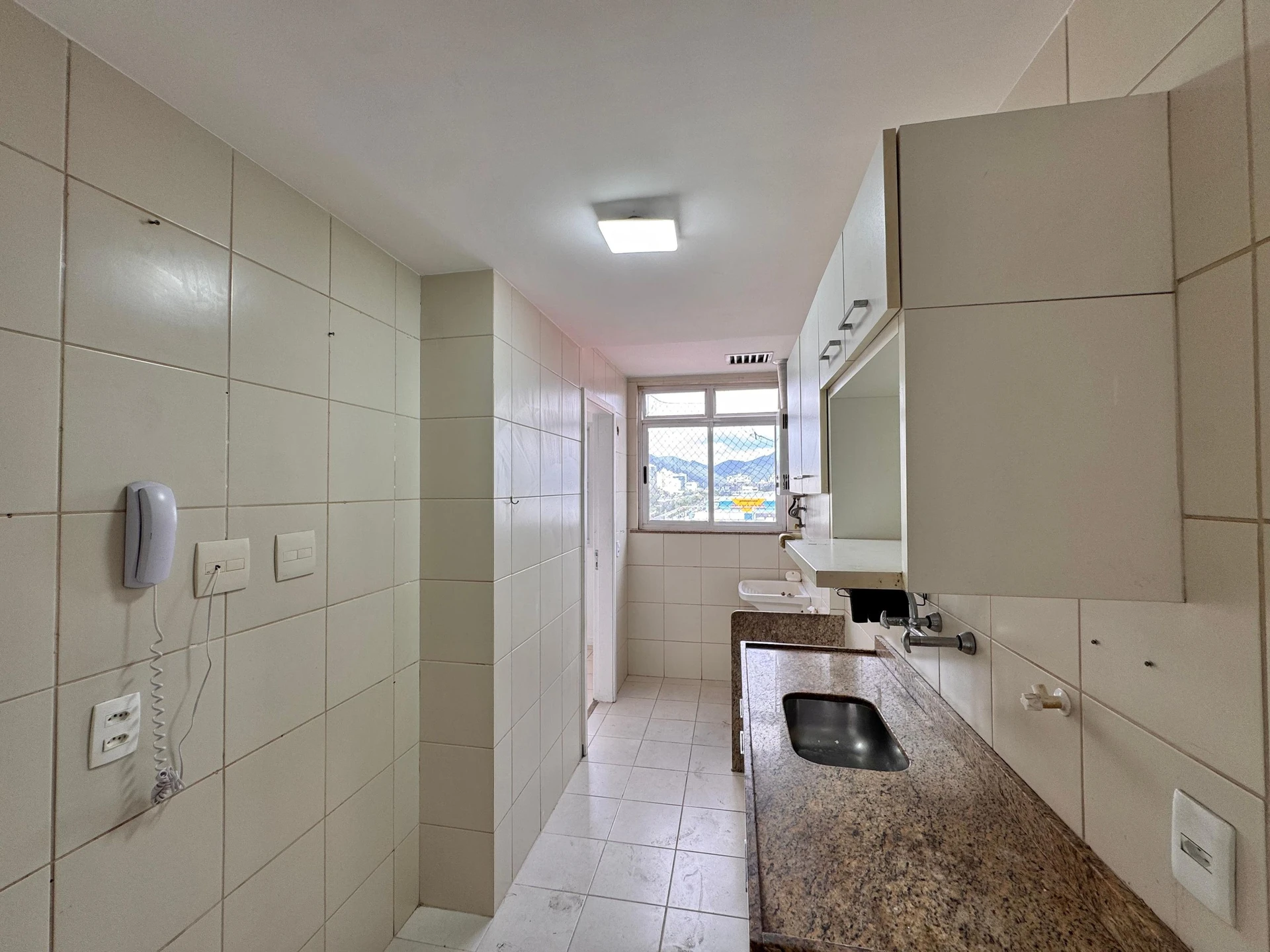Mountain view in a 2-bedroom apartment, 74 m² — photo 7