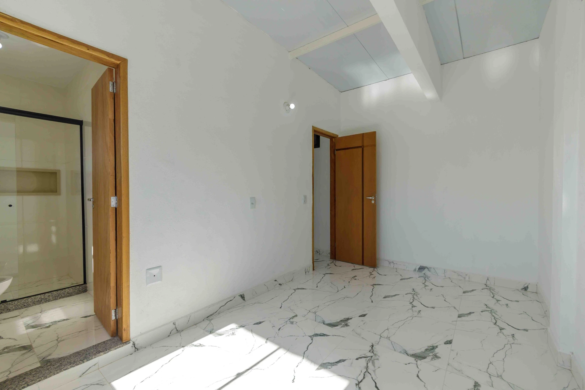 Monoambiente, 40 m², con ventanales de piso a techo — photo 16