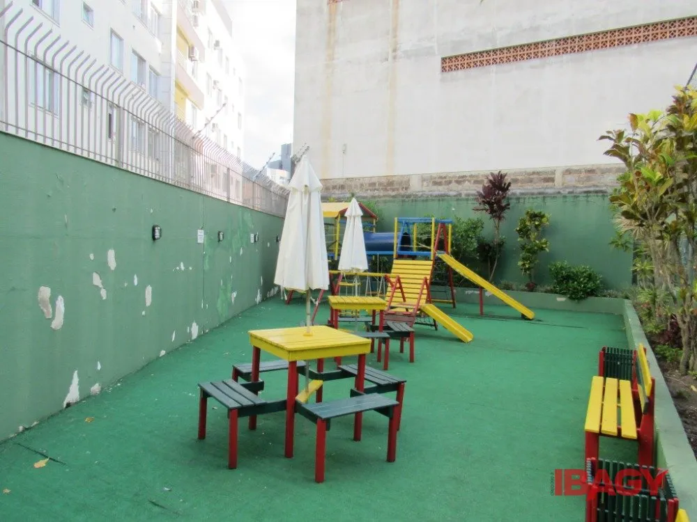 Квартира с 2 спальнями и кухней открытой планировки — photo 16