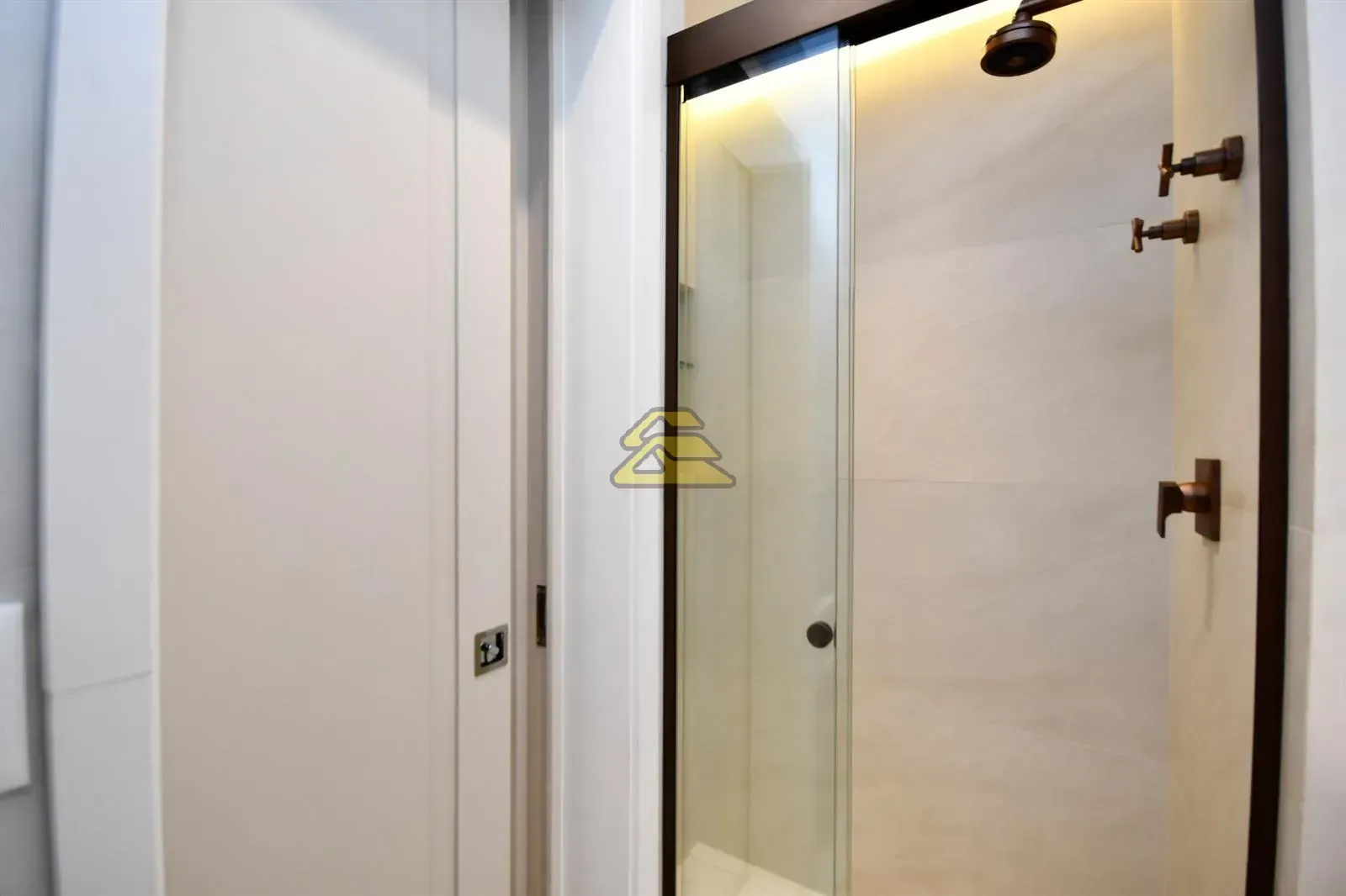 Furnished apartment with 2 suites and 3 bathrooms — photo 36