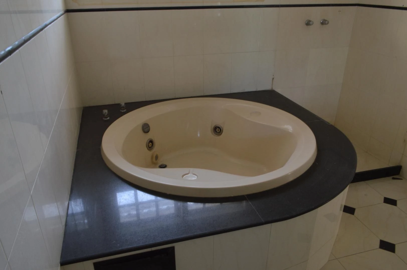 House, 362 m², with a jacuzzi — photo 66