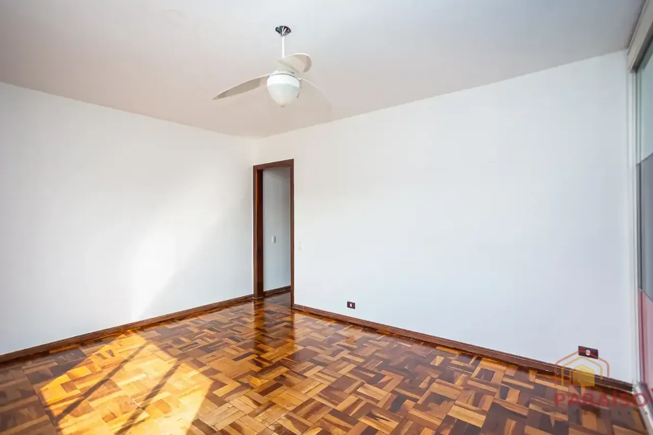 202 m² apartment with 3 bedrooms and a balcony — photo 20