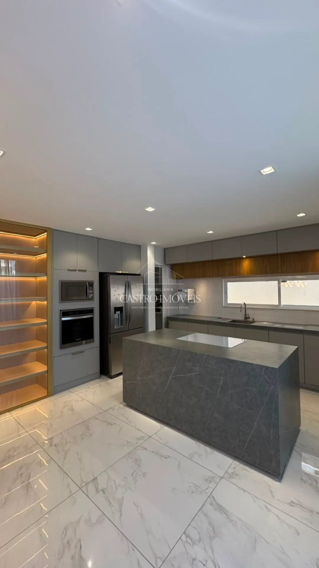540 m² triplex house with 4 en-suite bedrooms — photo 34
