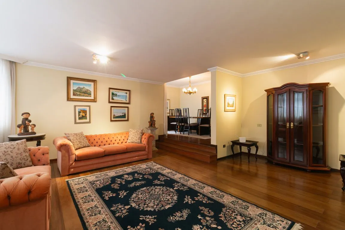 295 m² apartment with 3 en-suite bedrooms and 2 parking
