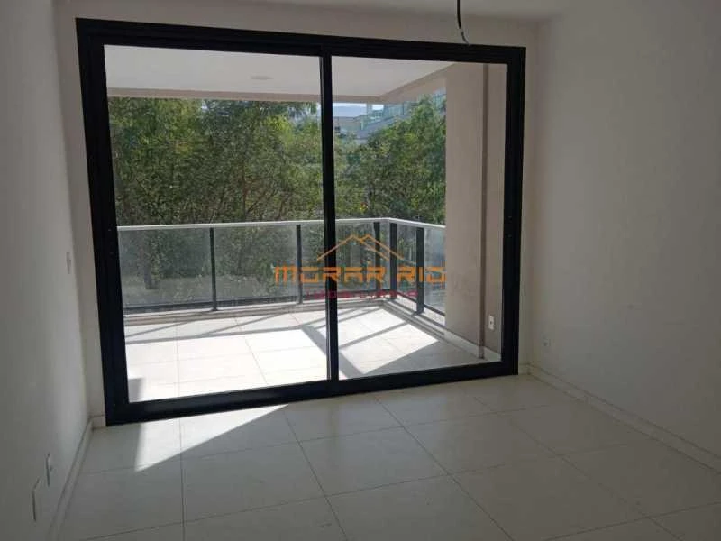 House, 367 m², with floor-to-ceiling windows — photo 3