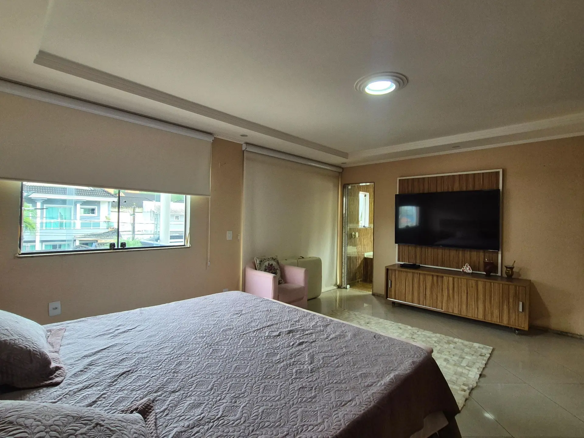 Jacuzzi in a 3-bedroom house, 400 m² — photo 13