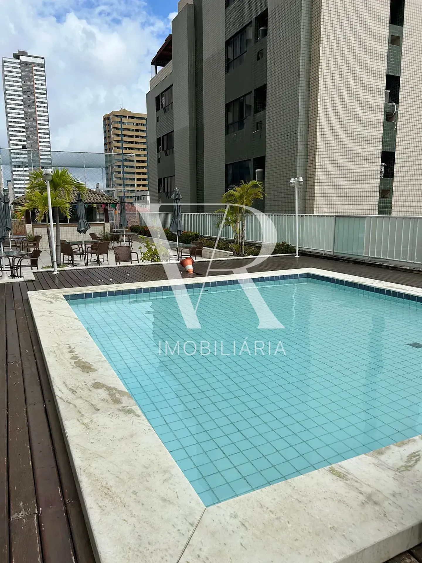 3-bedroom apartment with a private BBQ on the balcony — photo 8