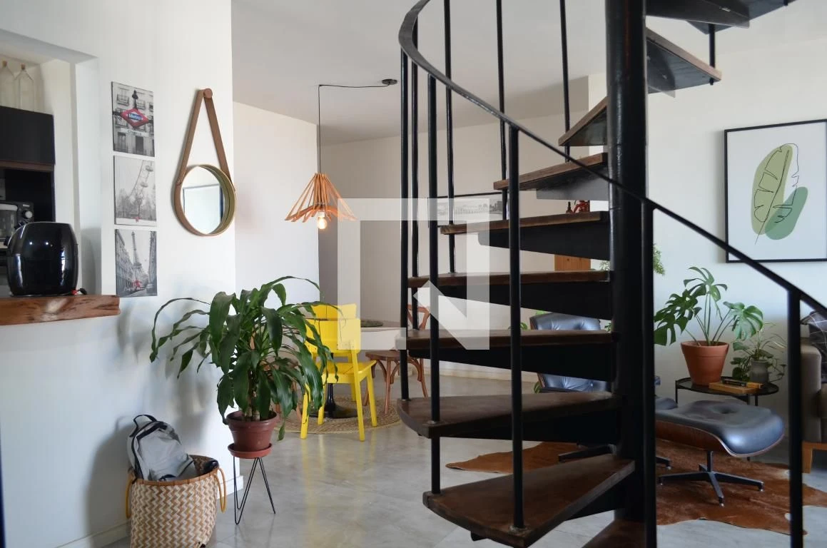 3-bedroom apartment in a building with a pool — photo 60