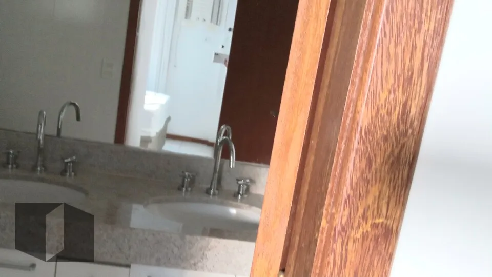 Apartamento com 3 dormitórios e varanda envidraçada — photo 13