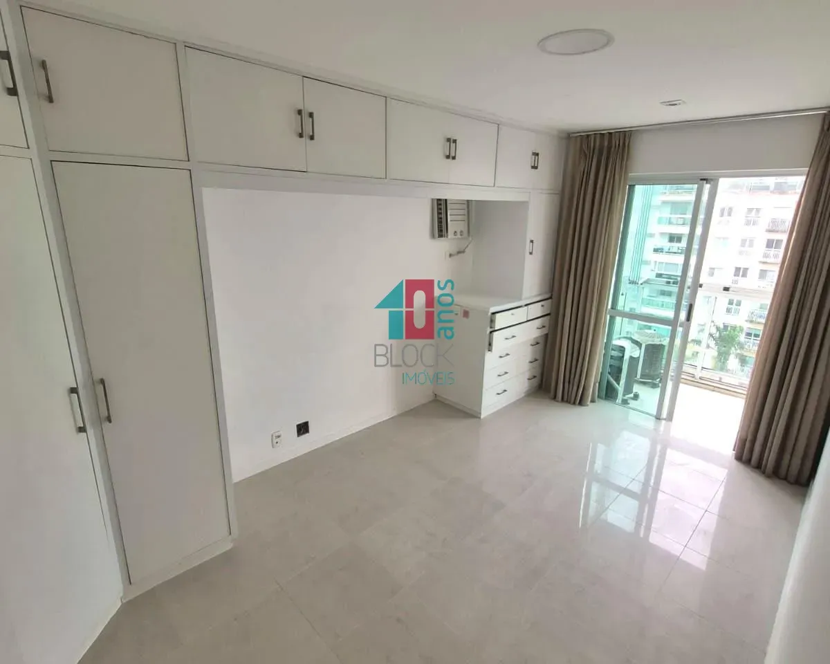 Apartment, 203 m², with a glass-enclosed balcony — photo 2