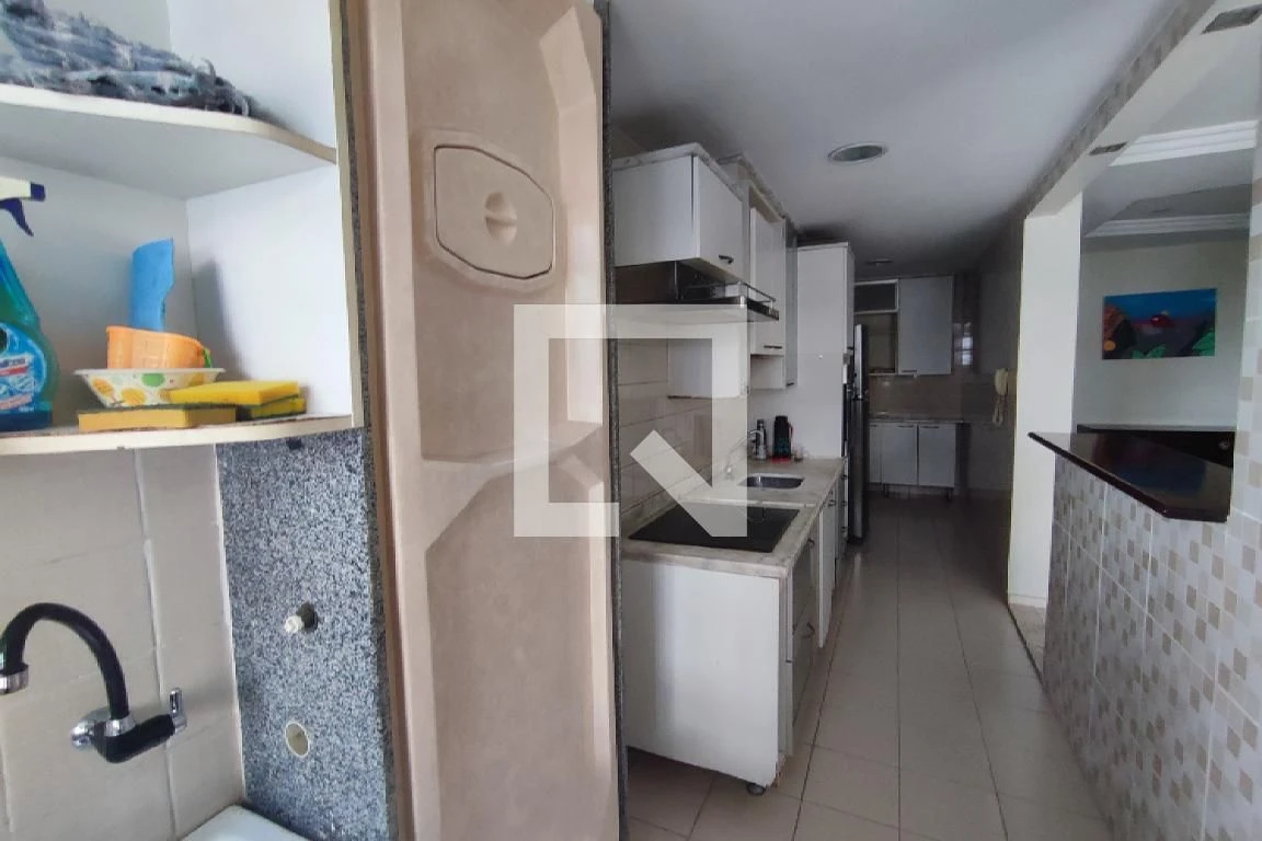 Furnished 2-bedroom apartment with open-plan kitchen — photo 15