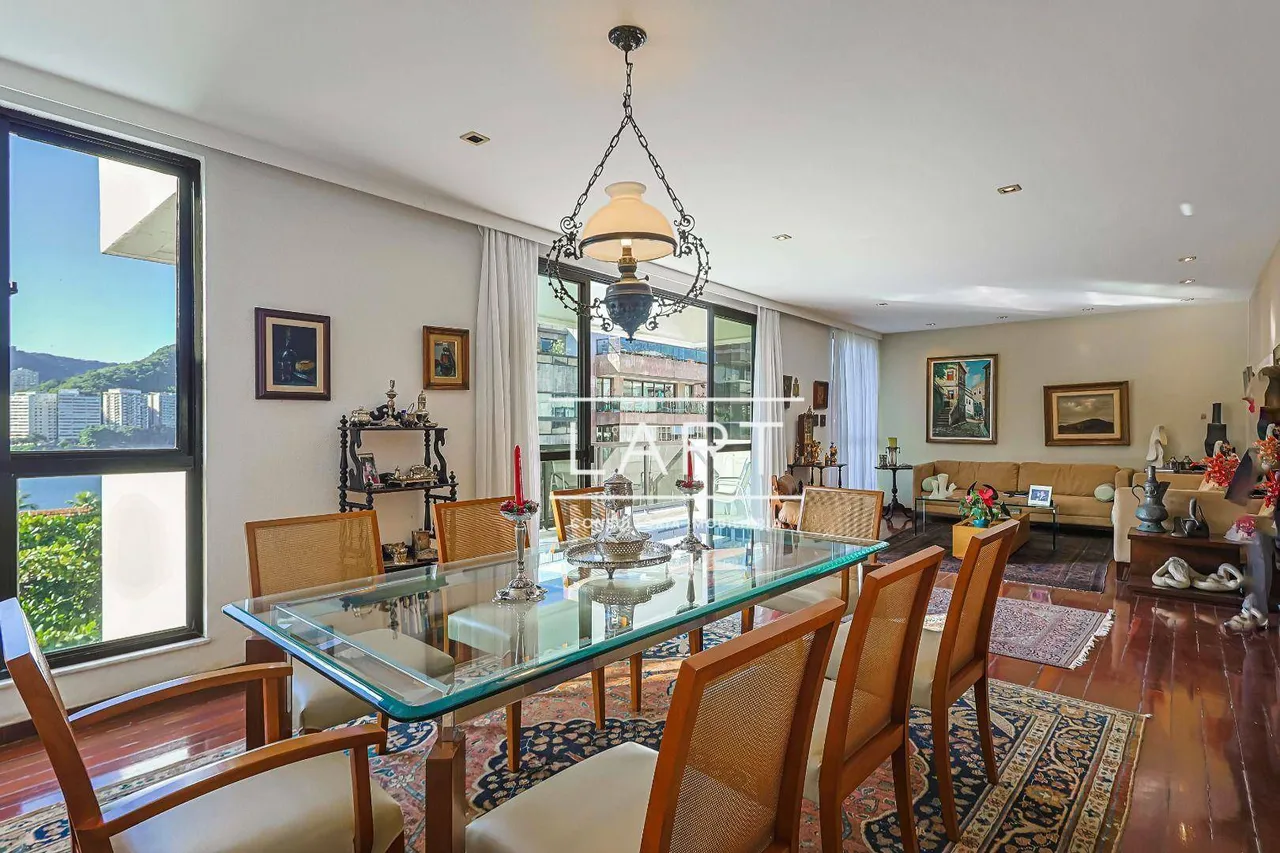 Apartamento com 3 quartos e 3 banheiros, 220 m² — photo 3