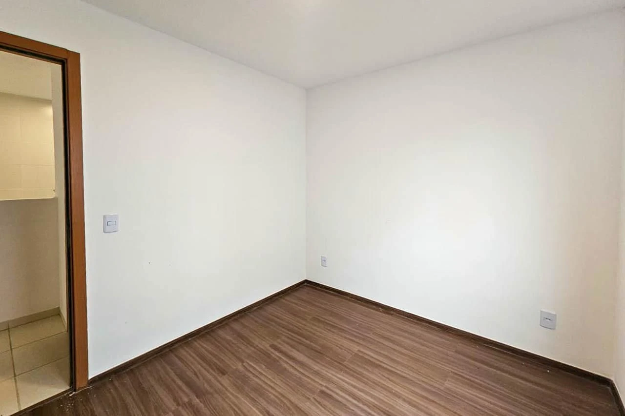 Apartamento de 2 quartos em condomínio com piscina — photo 26