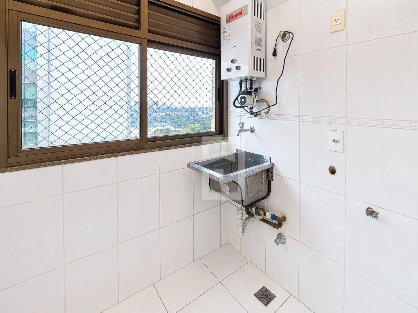 210 m² apartment with 3 bedrooms and glassed balcony — photo 15