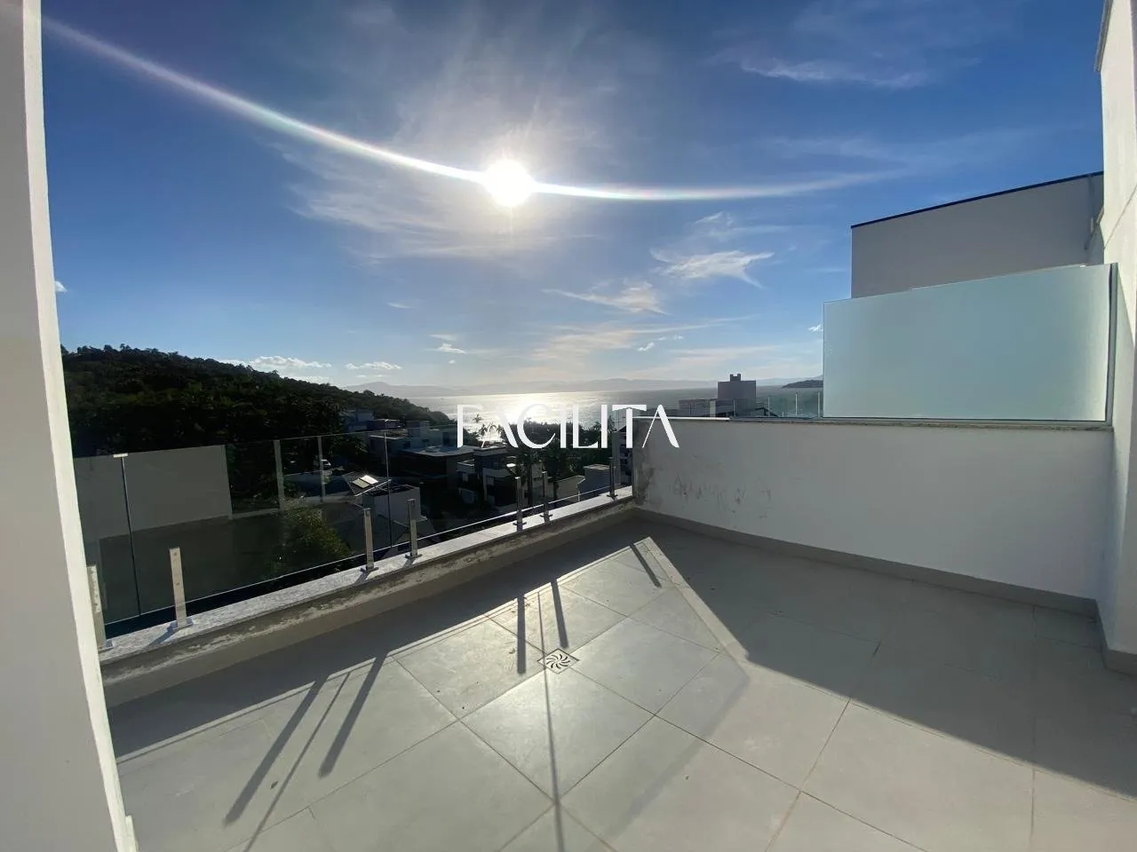 Apartamento de 3 suites con 163 m² y balcón