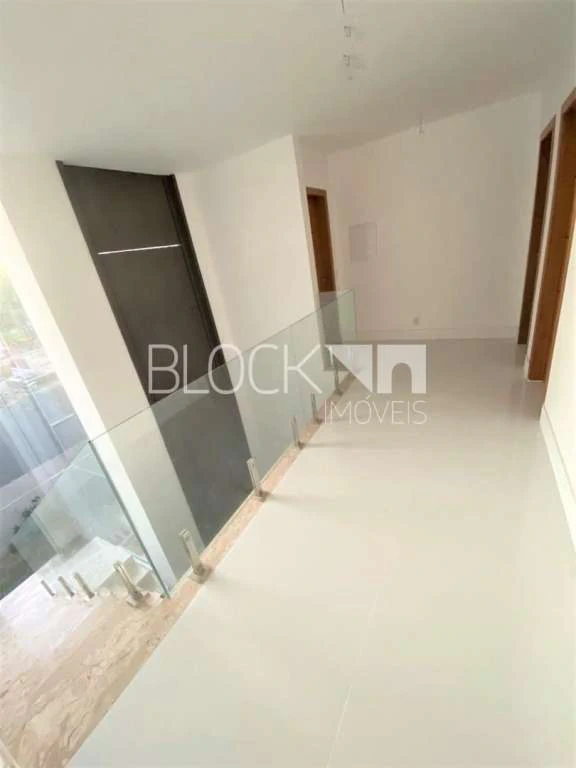 Condominium house with 4 en-suite rooms and open kitchen — photo 11