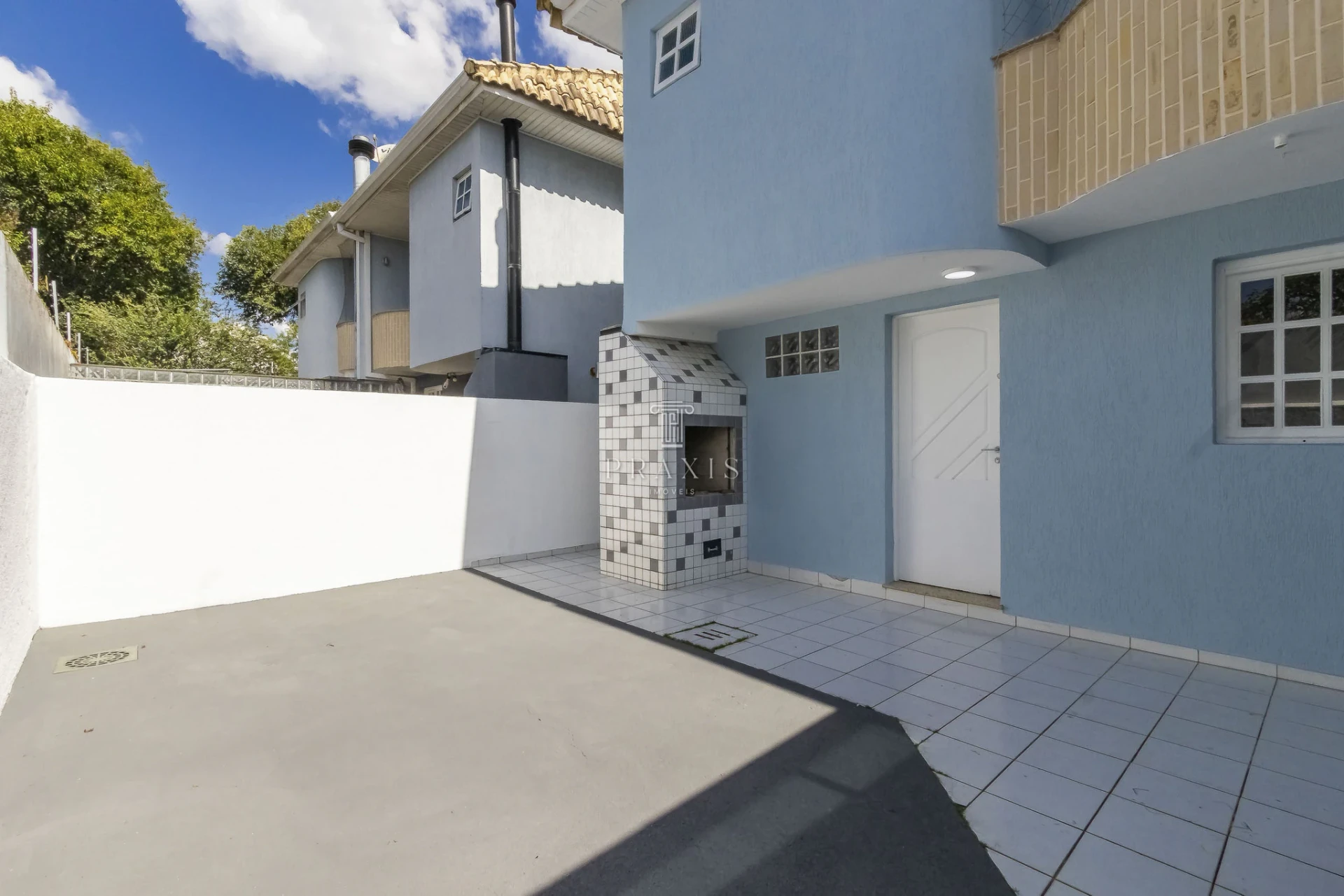3-bedroom house with a bathtub — photo 12