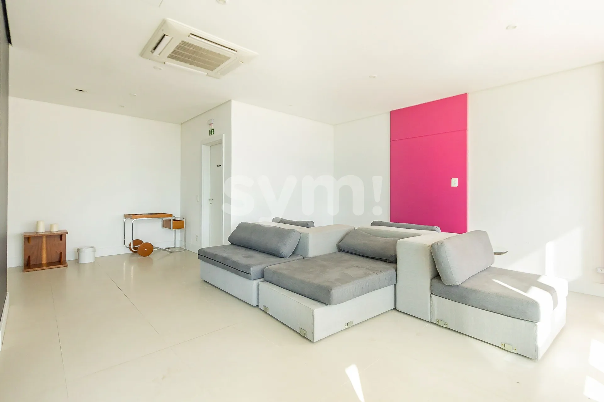 Furnished 2-bedroom apartment with a balcony grill — photo 34