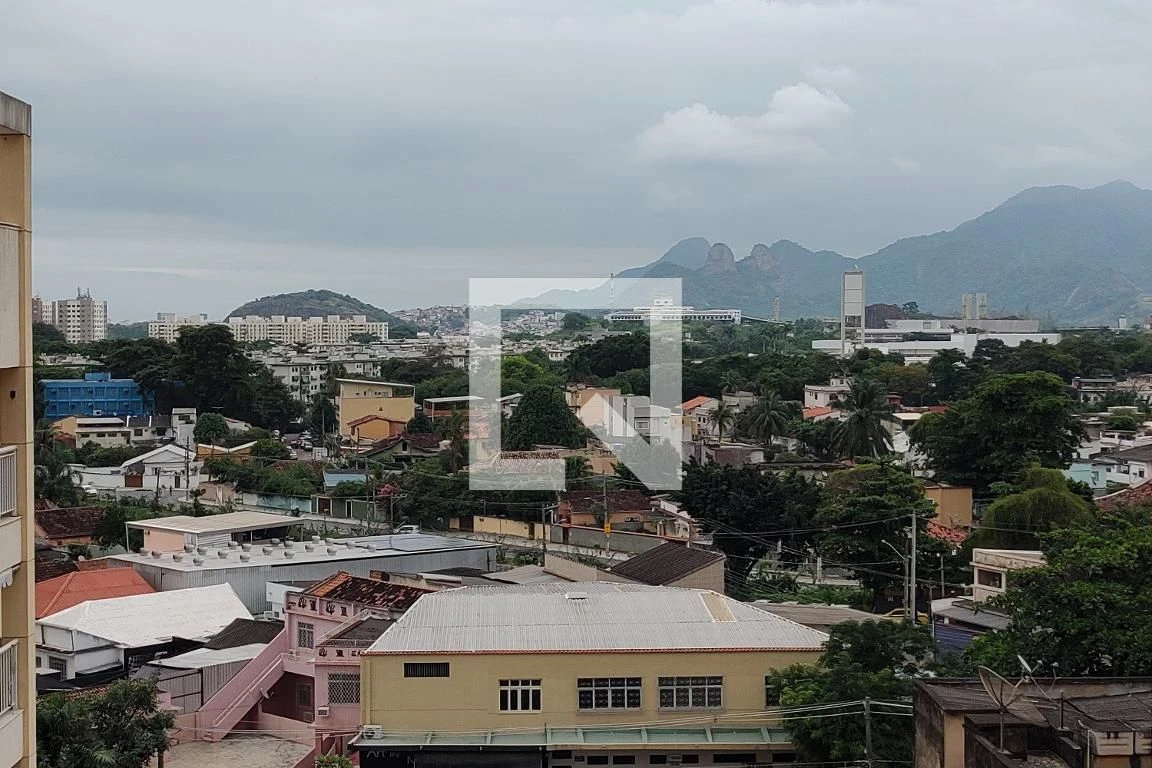 Glass-enclosed balcony in a 3-bedroom apartment, 155 m² — photo 23