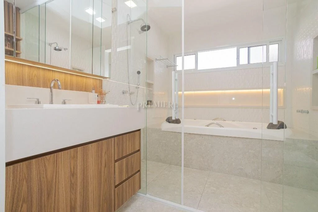 170 m² house with a bathtub and a grill on the balcony — photo 17
